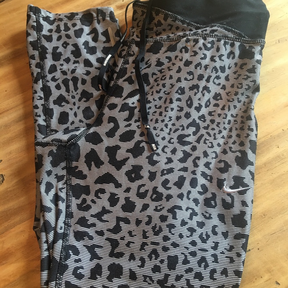 Nike running pants small